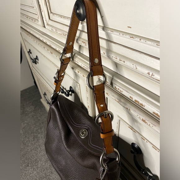 Coach Chelsea signature turn lock brown pebble leather bag with charms - Picture 7 of 15